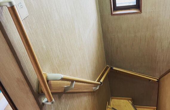 手すりなど、介護リフォームのことなら、高浜市の株式会社ダイアサへご相談ください。